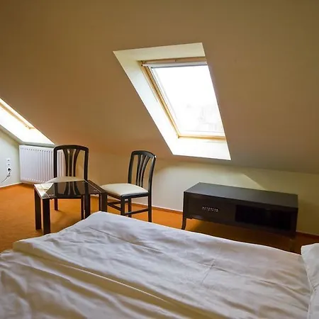 Bed & Breakfast Kek Oeboel Panzio Balatonfuzfo