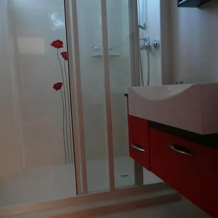 Kek Oeboel Panzio Bed & Breakfast *