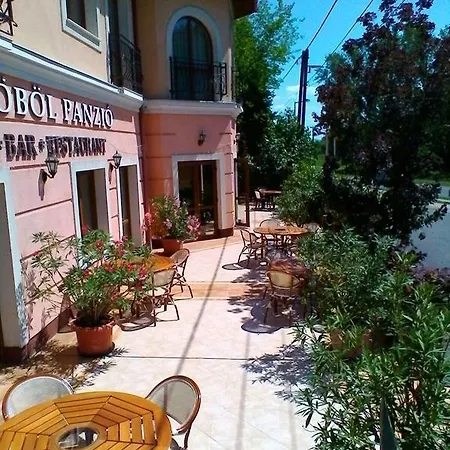 Kek Oeboel Panzio Balatonfůzfő