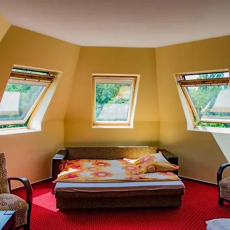 Kek Oeboel Panzio Bed & Breakfast *