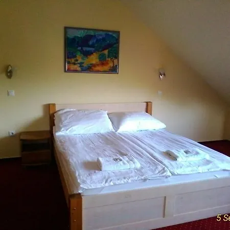 Bed & Breakfast Kek Oeboel Panzio Balatonfůzfő