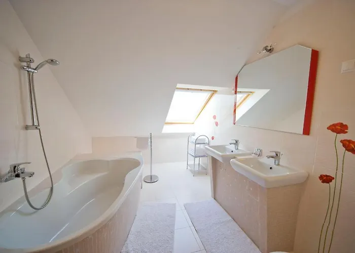 Kek Oeboel Panzio * Balatonfůzfő