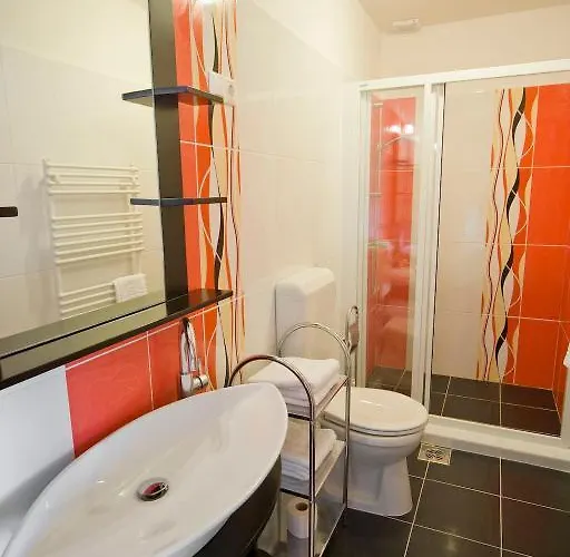 Kek Oeboel Panzio לינה וארוחת בוקר Balatonfůzfő