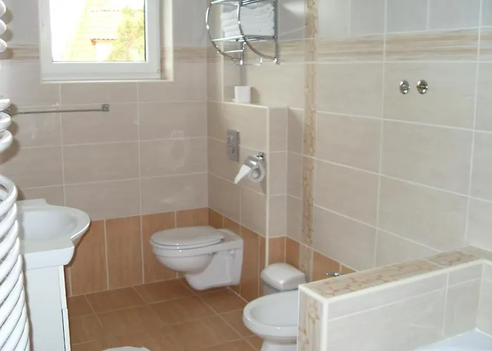 לינה וארוחת בוקר Kek Oeboel Panzio *