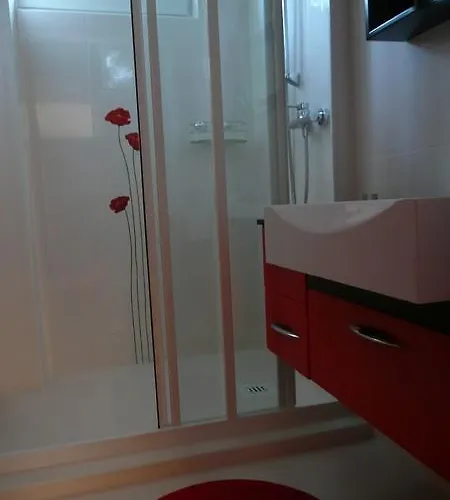 Kek Oeboel Panzio לינה וארוחת בוקר *