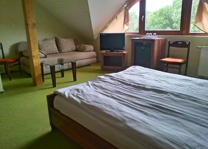 Kek Oeboel Panzio לינה וארוחת בוקר